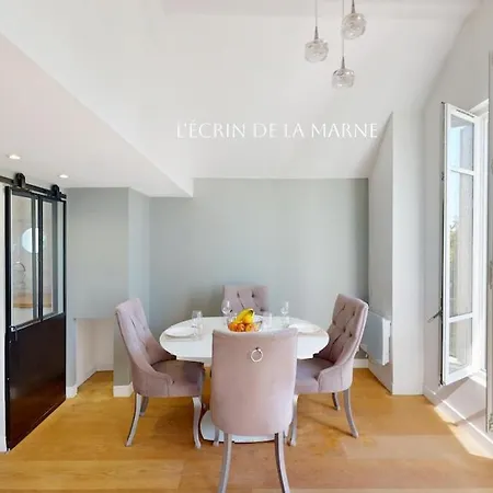 3 Pieces Proche Paris & Apartment